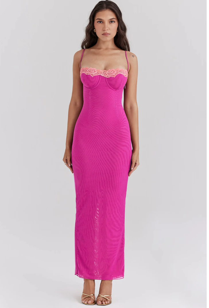 Ambre™ - Robe longue ajustée en dentelle contrastée