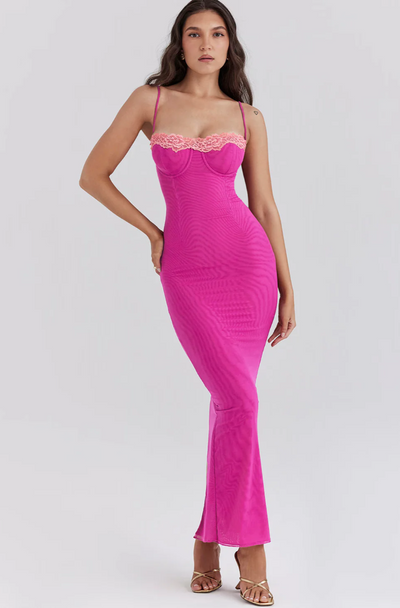 Ambre™ - Robe longue ajustée en dentelle contrastée