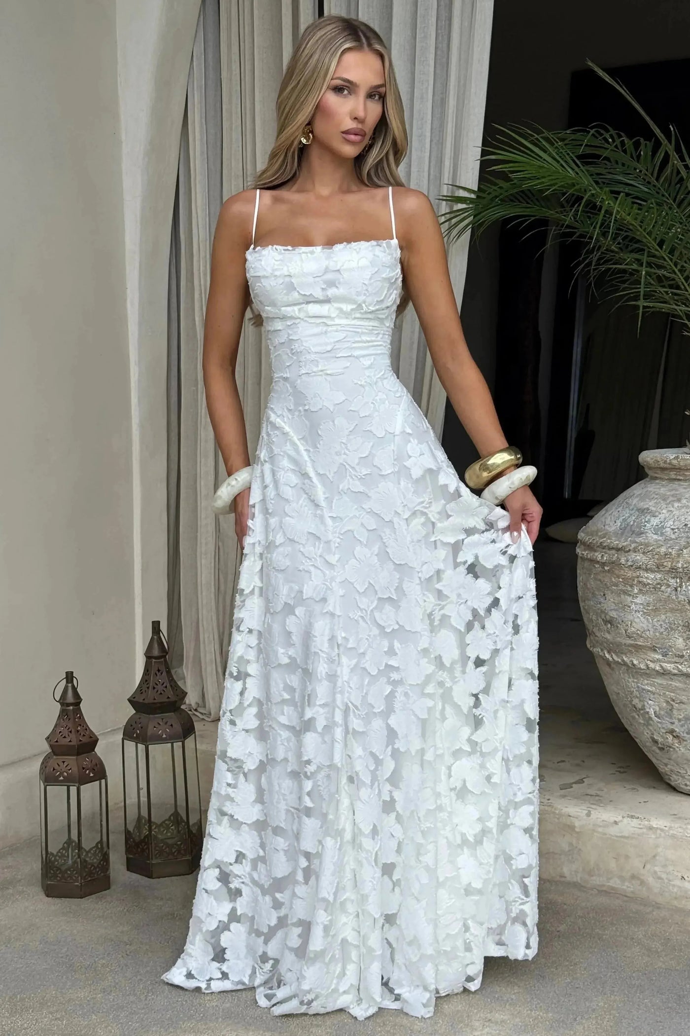 Amélie™ - Robe longue à fines bretelles et texture florale