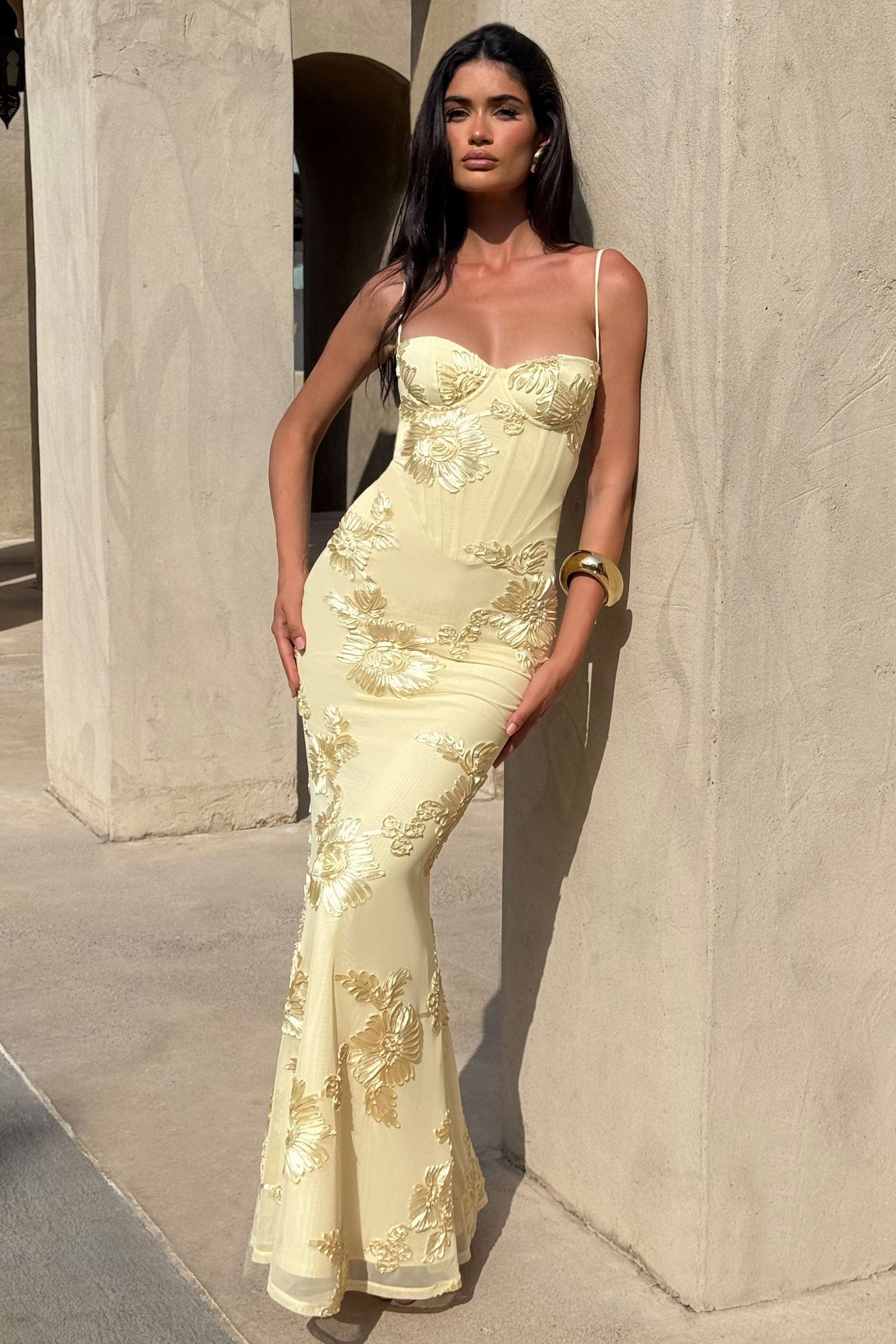 Béatrice™ - Robe longue à bretelles et détails floraux